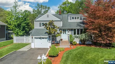 25 Meadow Drive Little Falls NJ 07424