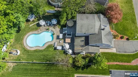 25 Meadow Drive Little Falls NJ 07424