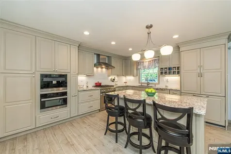 25 Meadow Drive Little Falls NJ 07424