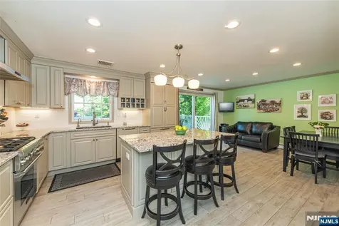 25 Meadow Drive Little Falls NJ 07424