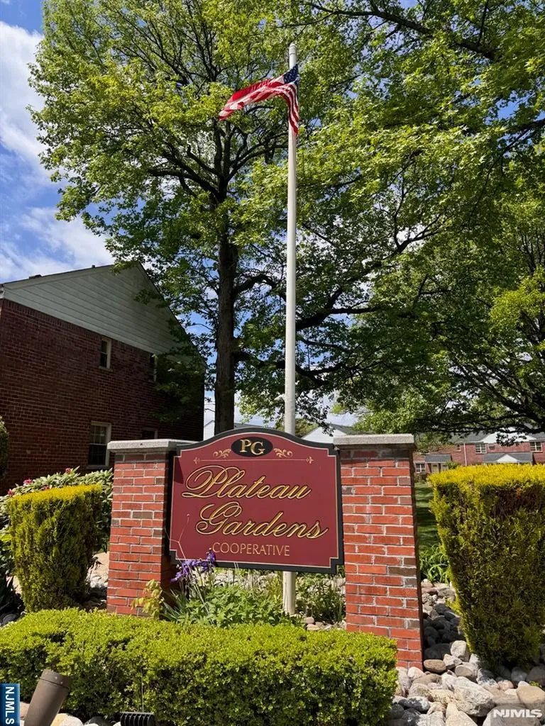 1255 Anderson Fort Lee NJ 07024