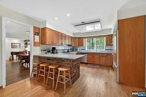 17 Appert Terrace Mahwah NJ 07430