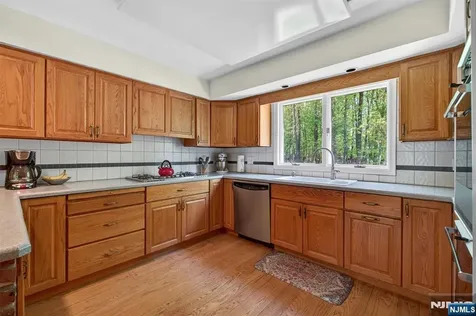 17 Appert Terrace Mahwah NJ 07430