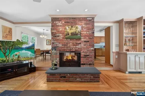 17 Appert Terrace Mahwah NJ 07430