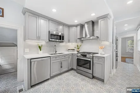 296 Ridgewood Avenue Glen Ridge NJ 07028