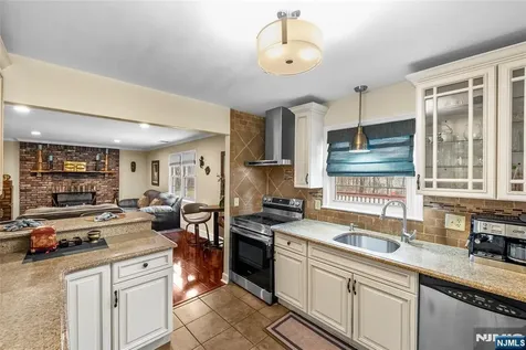 6 Hillsdale Terrace Sussex NJ 07461