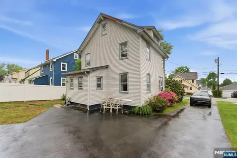 1142 Stasia Street Teaneck NJ 07666