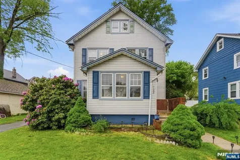 1142 Stasia Street Teaneck NJ 07666
