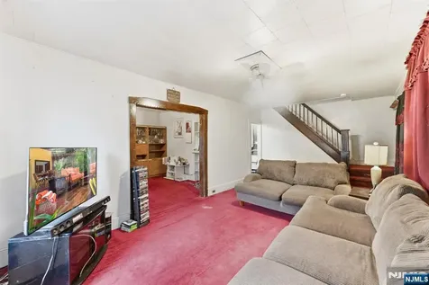 1142 Stasia Street Teaneck NJ 07666
