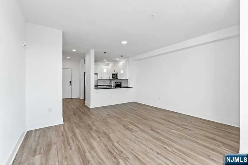 520 Cliff Street Fairview NJ 07022