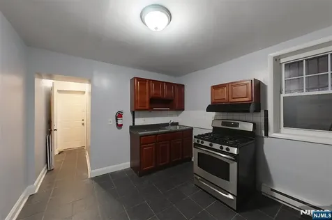 602 N 6th Newark NJ 07107