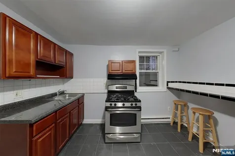 602 N 6th Newark NJ 07107