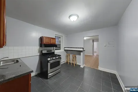 602 N 6th Newark NJ 07107