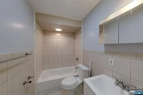 602 N 6th Newark NJ 07107
