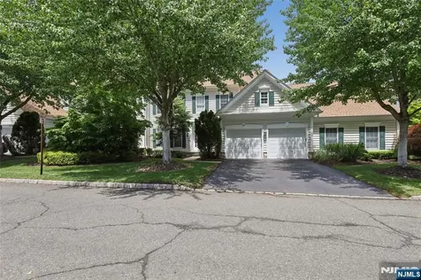 122 White Pine Court Paramus NJ 07652