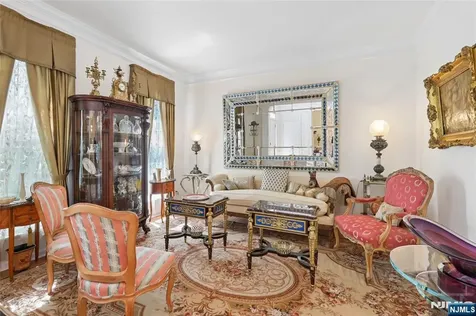 122 White Pine Court Paramus NJ 07652