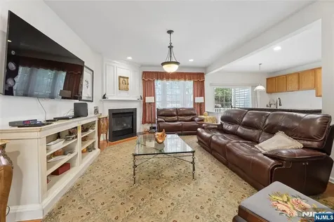 122 White Pine Court Paramus NJ 07652