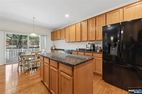 122 White Pine Court Paramus NJ 07652