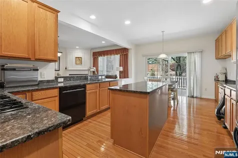 122 White Pine Court Paramus NJ 07652