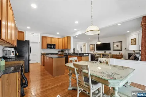 122 White Pine Court Paramus NJ 07652