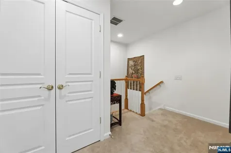 122 White Pine Court Paramus NJ 07652