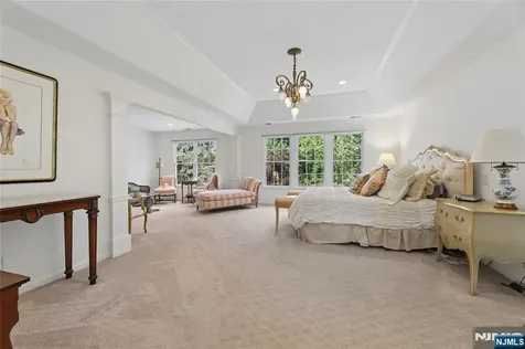122 White Pine Court Paramus NJ 07652