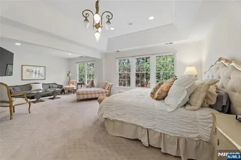 122 White Pine Court Paramus NJ 07652