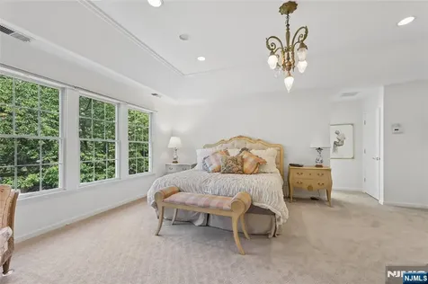 122 White Pine Court Paramus NJ 07652