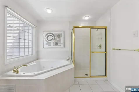 122 White Pine Court Paramus NJ 07652