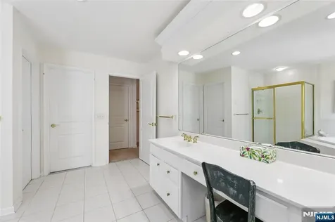 122 White Pine Court Paramus NJ 07652