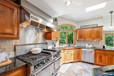 411 Snyder Road Wyckoff NJ 07481