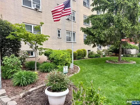 2205 N Central Road Fort Lee NJ 07024