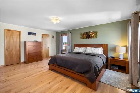 66 Roehrs Drive Wallington NJ 07057
