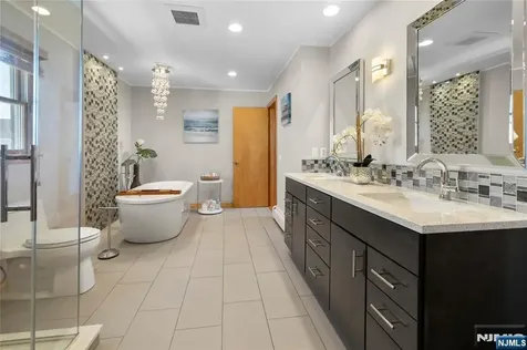 66 Roehrs Drive Wallington NJ 07057