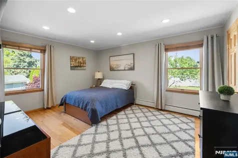 66 Roehrs Drive Wallington NJ 07057