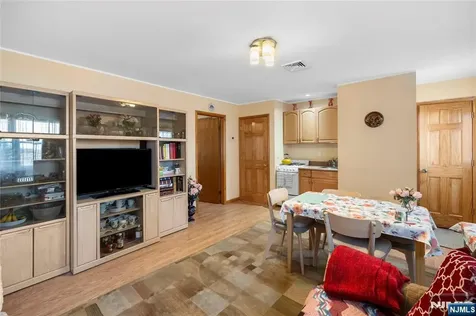 66 Roehrs Drive Wallington NJ 07057
