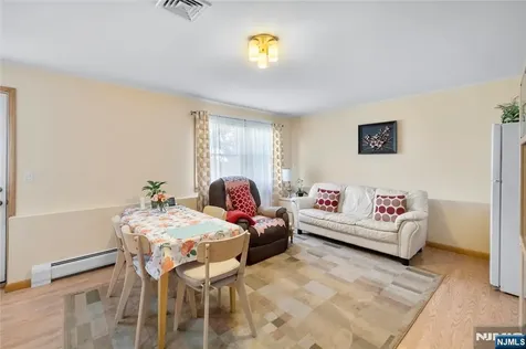 66 Roehrs Drive Wallington NJ 07057