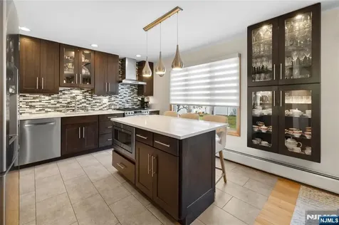 66 Roehrs Drive Wallington NJ 07057
