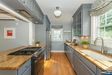 49 Harvard Street Montclair NJ 07042