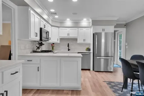 468 Manchester Way Wyckoff NJ 07481