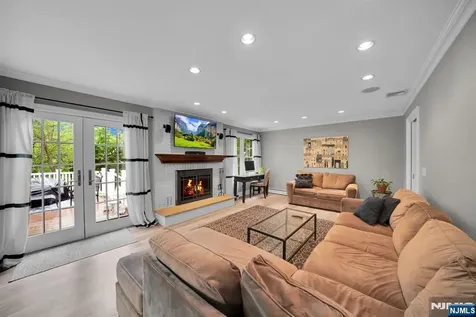468 Manchester Way Wyckoff NJ 07481