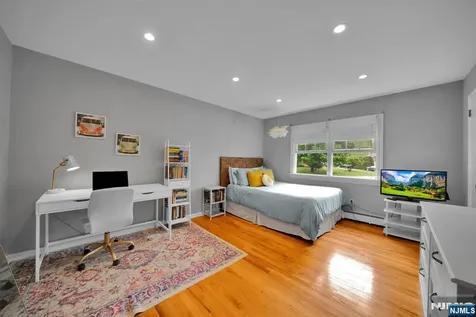 468 Manchester Way Wyckoff NJ 07481