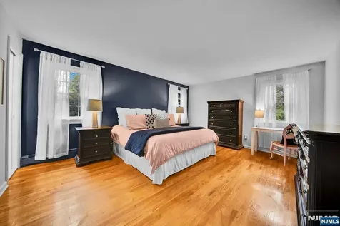 468 Manchester Way Wyckoff NJ 07481