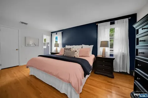 468 Manchester Way Wyckoff NJ 07481