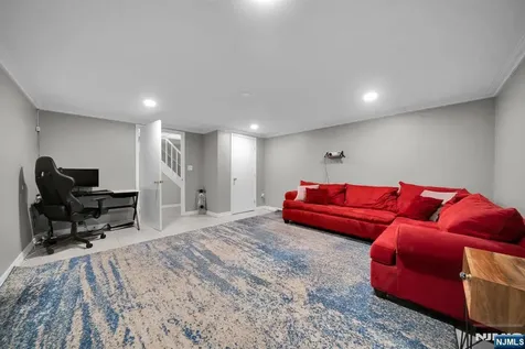 468 Manchester Way Wyckoff NJ 07481
