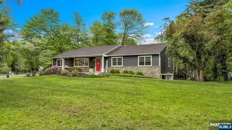 468 Manchester Way Wyckoff NJ 07481