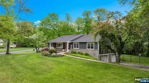468 Manchester Way Wyckoff NJ 07481