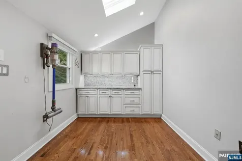29 Fischer Avenue Nutley NJ 07110