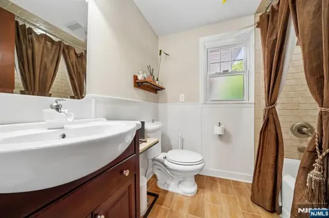 73 The Fairway Cedar Grove NJ 07009