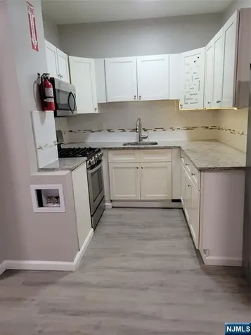 15 Somerset Garfield NJ 07026